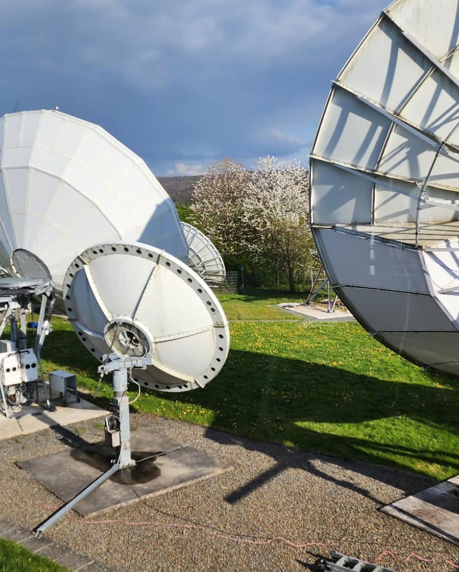 Wave Networks